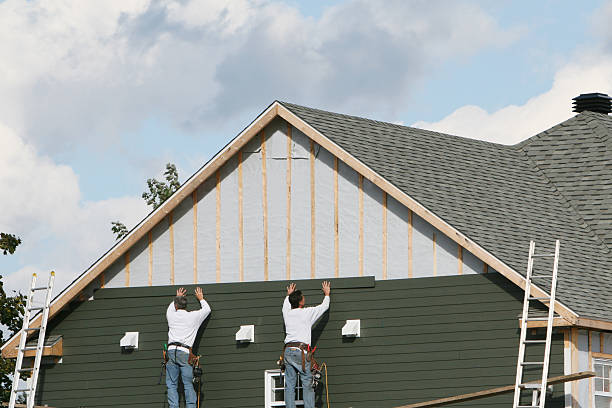 Professional Vinyl Siding technician working in Conesville, OH
